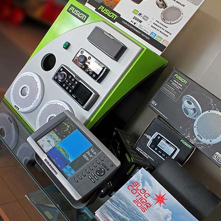 Meschers Service Marine | Nautisme vente neuf et occasion | entretien bateaux port à sec meschers royan charente maritime