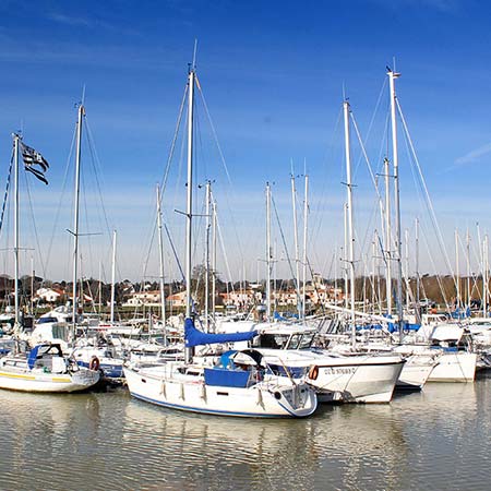 Meschers Service Marine | Nautisme vente neuf et occasion | entretien bateaux port à sec meschers royan charente maritime