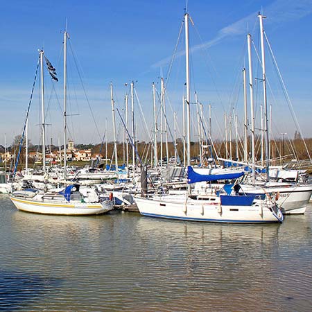 Meschers Service Marine | Nautisme vente neuf et occasion | entretien bateaux port à sec meschers royan charente maritime